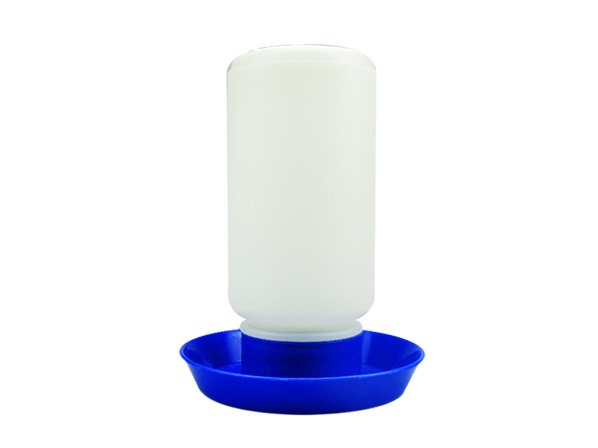 Chicken waterer drinker bucket