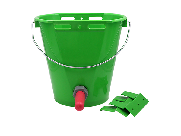 animal feed buckets 