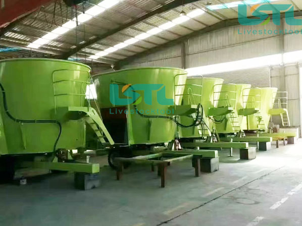 tmr feed mixer