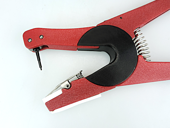 90-degree-flip-pin-tagging-plier