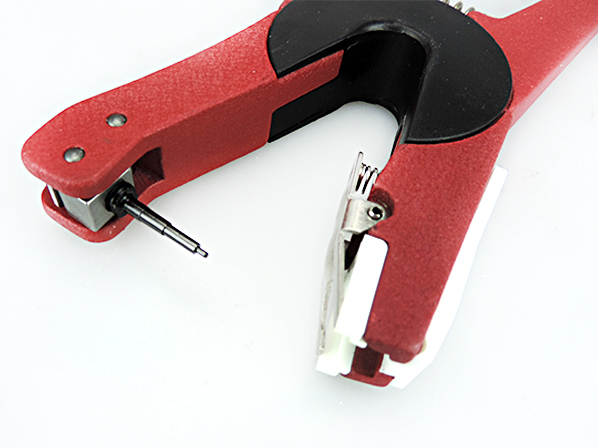 90-degree-flip-pin-tagging-plier