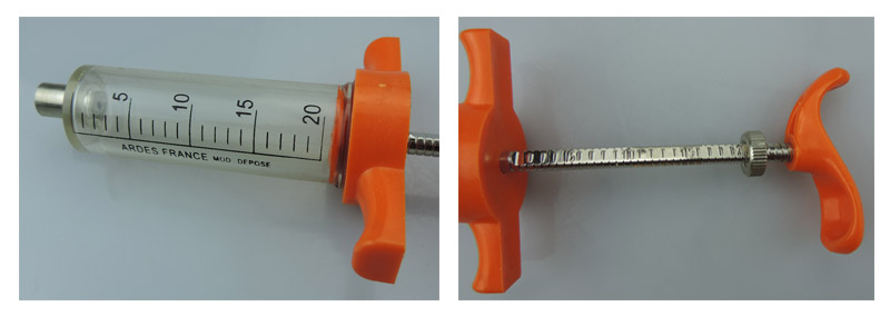 Plastic syringe